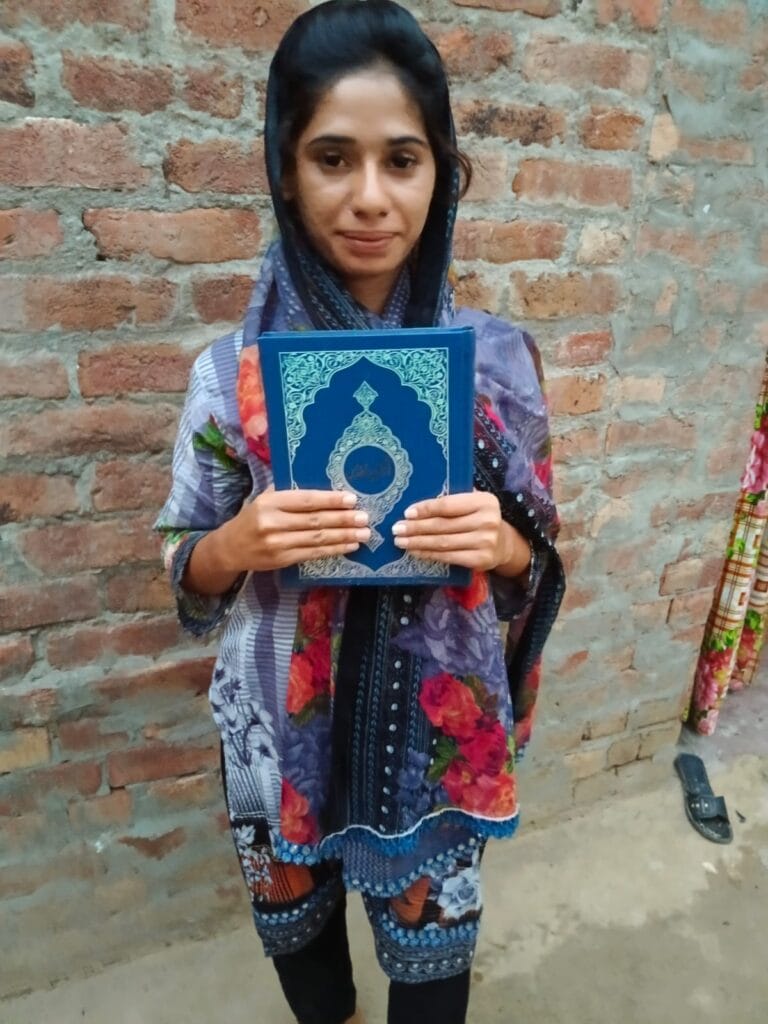 Free Urdu Bible Distribution